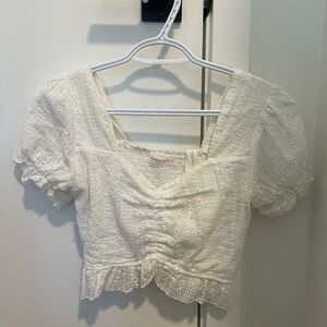 White romwe crop top